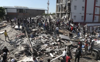Más de 100 personas muertas, 1,500 casas y 61 edificios colapsaron en Colombia tras terremoto
